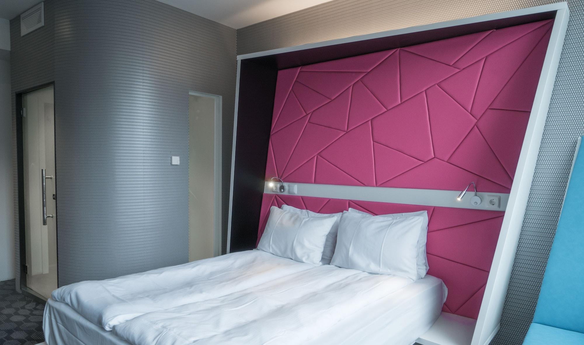 Magic Hotel Xhibition Берген Екстериор снимка