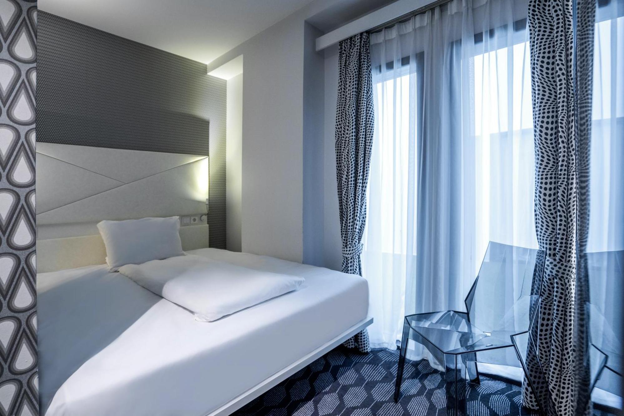 Magic Hotel Xhibition Берген Екстериор снимка