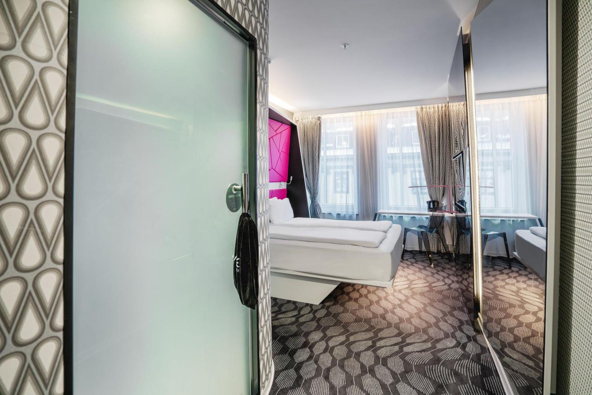 Magic Hotel Xhibition Берген Екстериор снимка