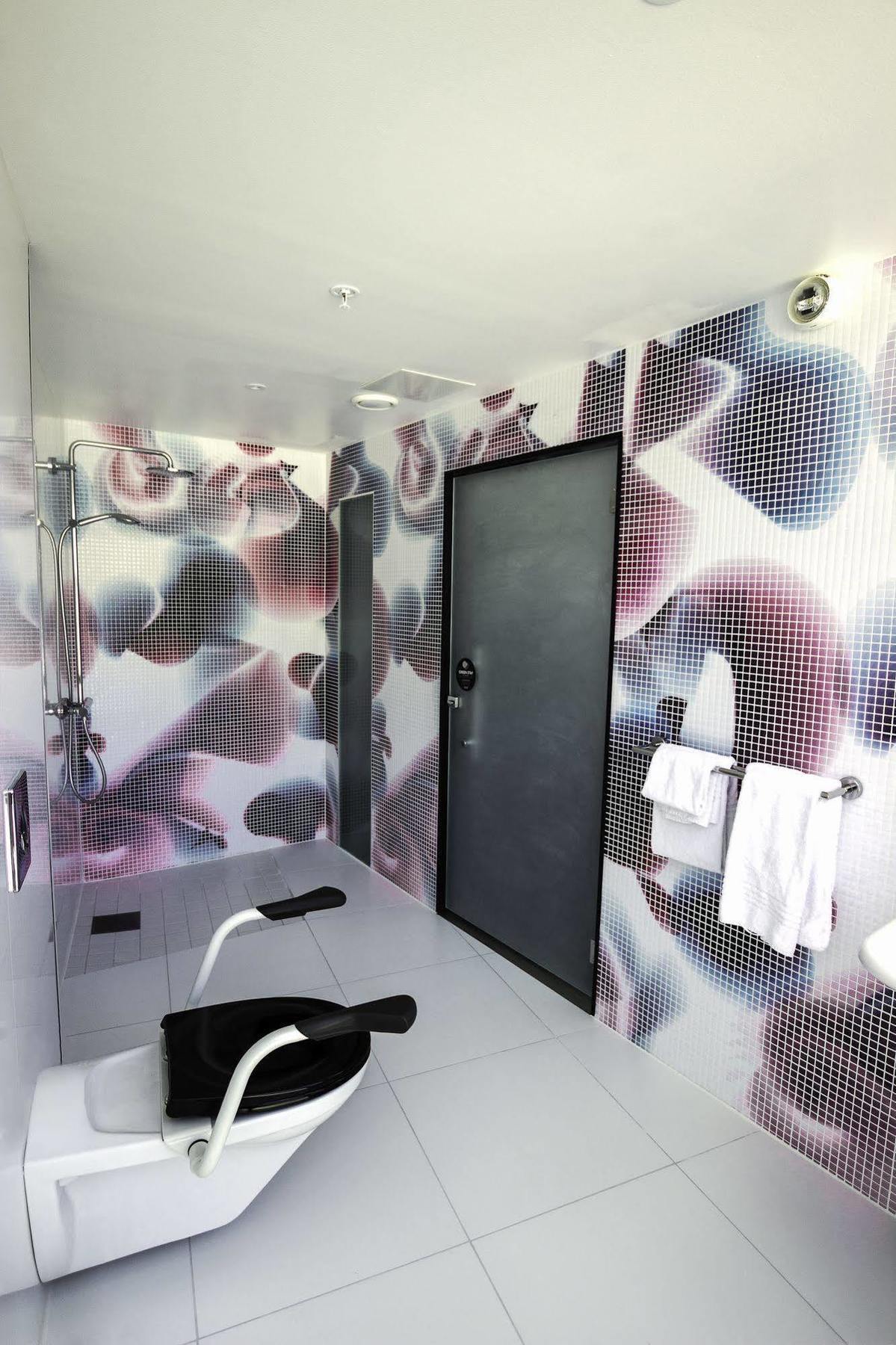 Magic Hotel Xhibition Берген Екстериор снимка